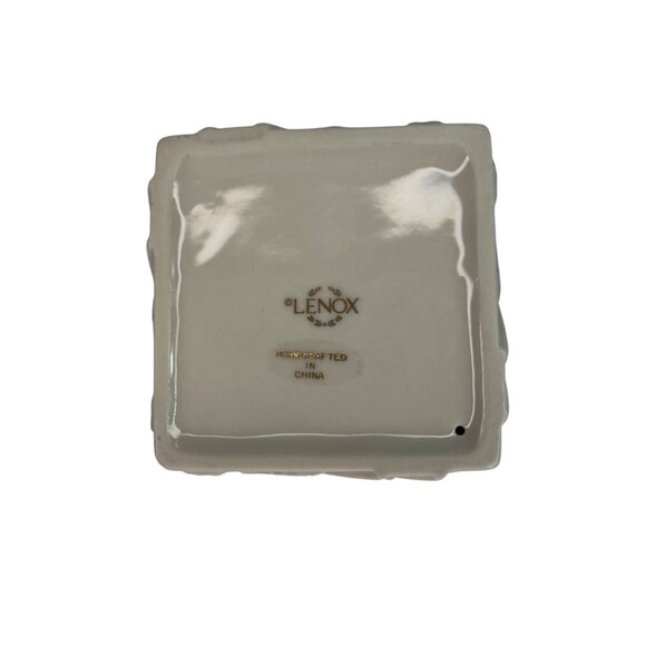 Lenox Holiday Gift Box Ceramic Candle Holder White With Holly & Bow Design - Picture 6 of 8